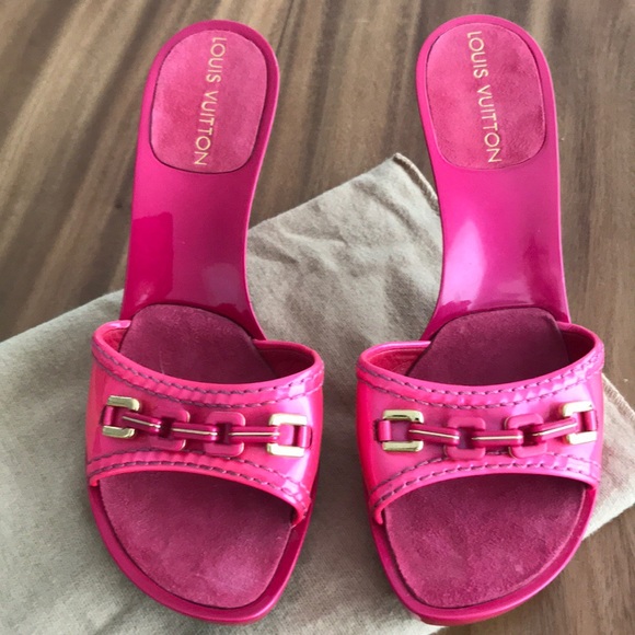 louis vuitton pink sandals